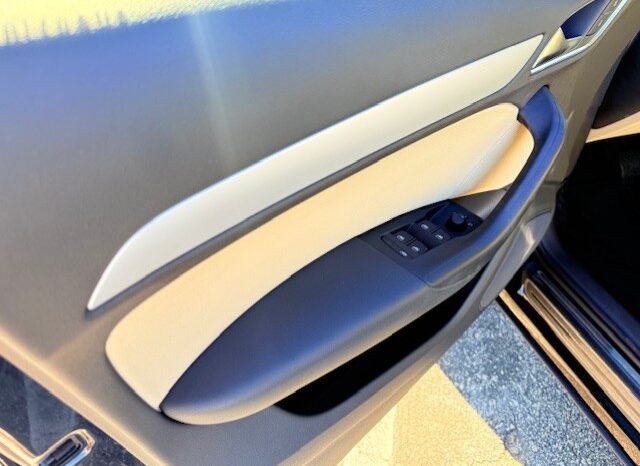 Audi Q3 1.4 TFSI S-Tronic Attraction Aut. 2016 – 59 Mil Km completo