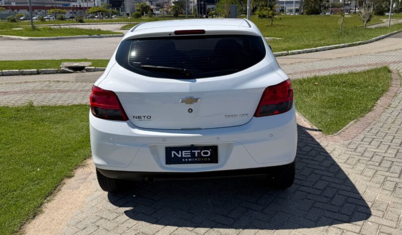 CHEVROLET ONIX 1.4 AUT. 2015 – 113 MIL KM completo