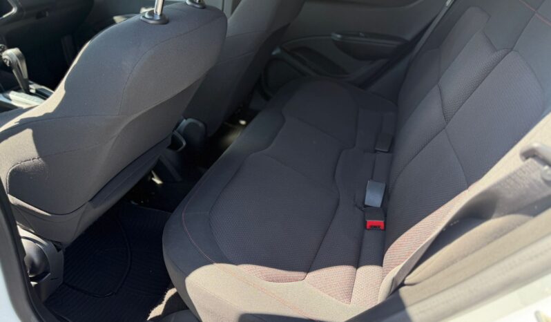 CHEVROLET ONIX 1.4 AUT. 2015 – 113 MIL KM completo