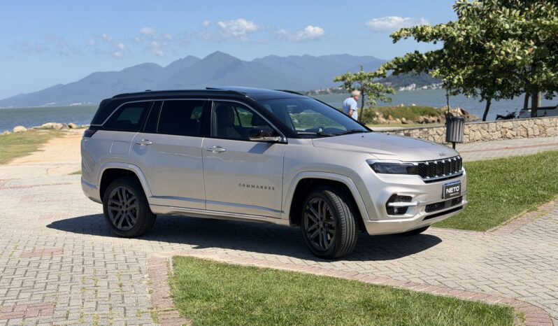 JEEP COMMANDER OVERLAND 2.2 DIESEL 2025 – 7 MIL KM completo