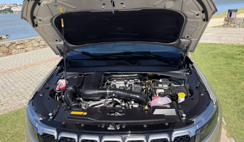 JEEP COMMANDER OVERLAND 2.2 DIESEL 2025 – 7 MIL KM completo
