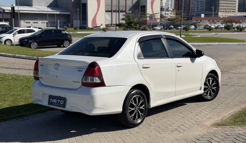 TOYOTA ETIOS SEDAN PLATINUM 1.5 AUT. 2017 – 148 MIL KM completo