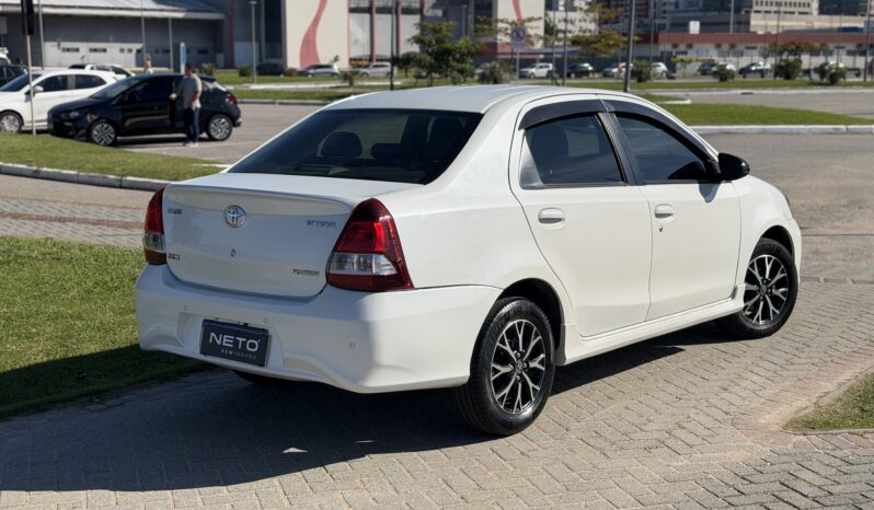 TOYOTA ETIOS SEDAN PLATINUM 1.5 AUT. 2017 – 148 MIL KM completo