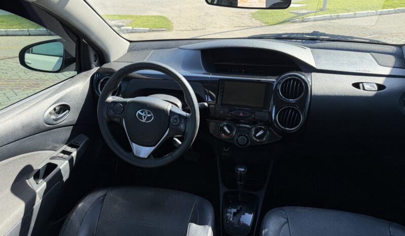 TOYOTA ETIOS SEDAN PLATINUM 1.5 AUT. 2017 – 148 MIL KM completo